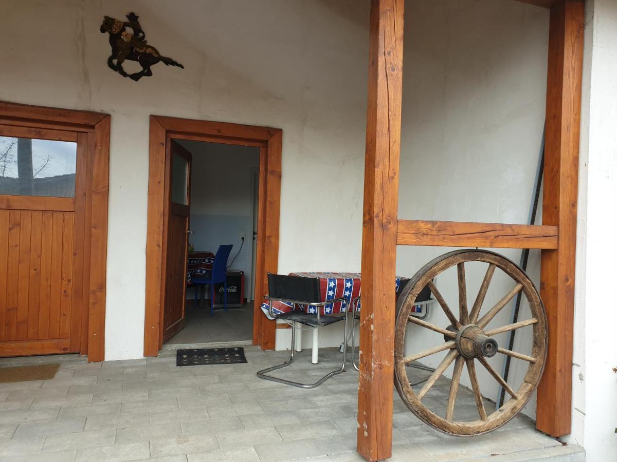 Chrom Ranch Reiterhof Bed & Breakfast Memmingen Dış mekan fotoğraf